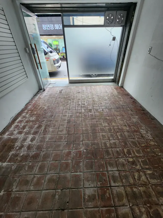 프로다 작업 장비와 현장 기록 사진