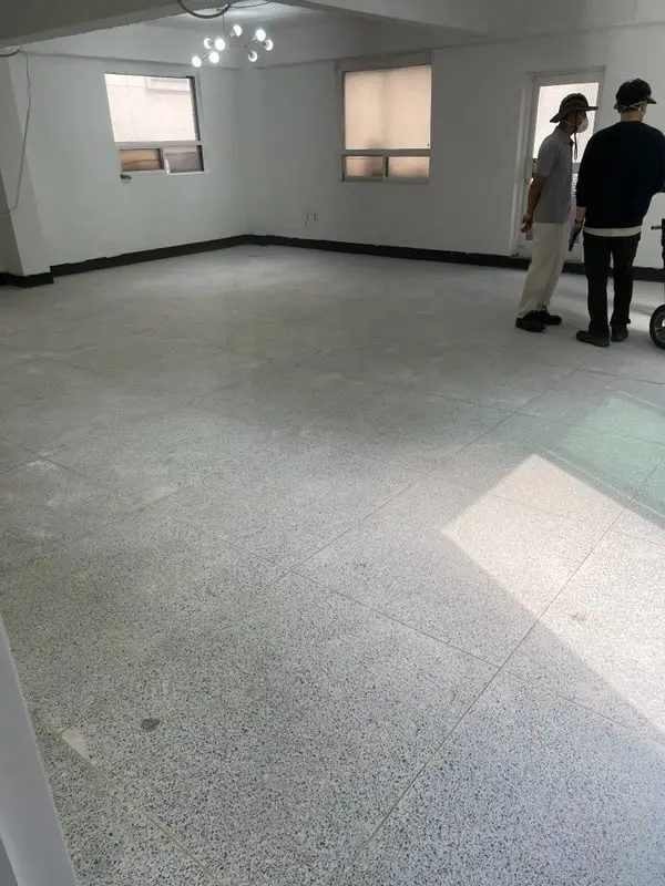 바닥 철거·샌딩 작업 참고 이미지