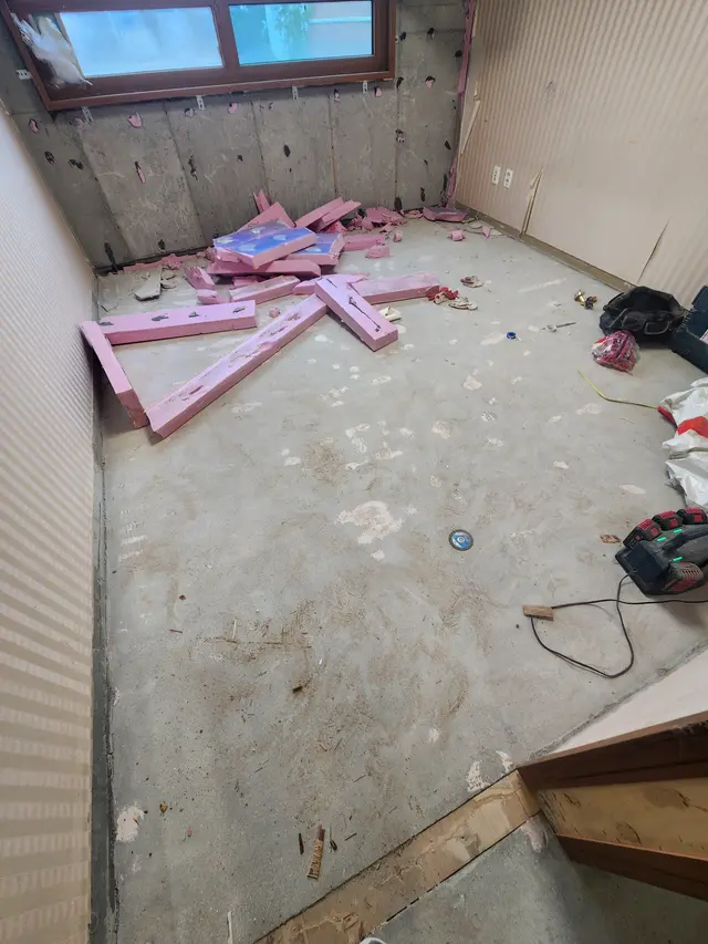 바닥 철거·샌딩 작업 참고 이미지